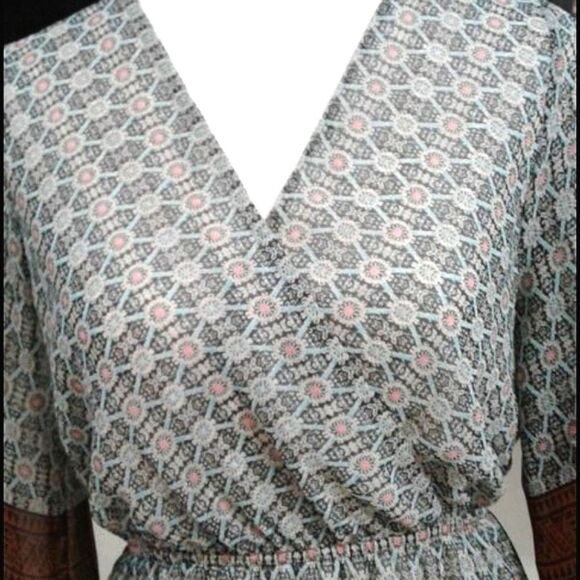 Everly Boho Gypsy Green & Brown 3/4 Sleeve Flowy Chic Mini Dress - Picture 2 of 9